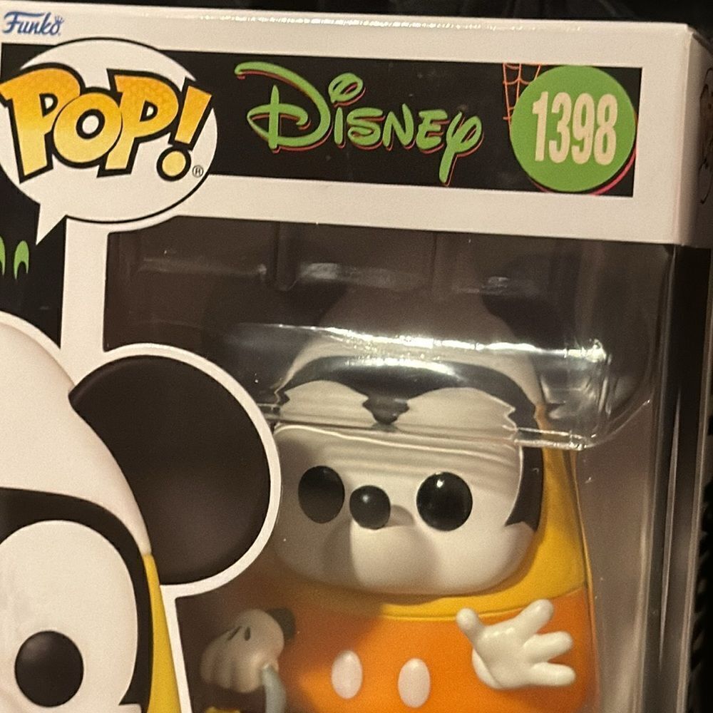 Funko pop disney Mickey mouse 1398 halloween candy corn - Picture 2 of 8
